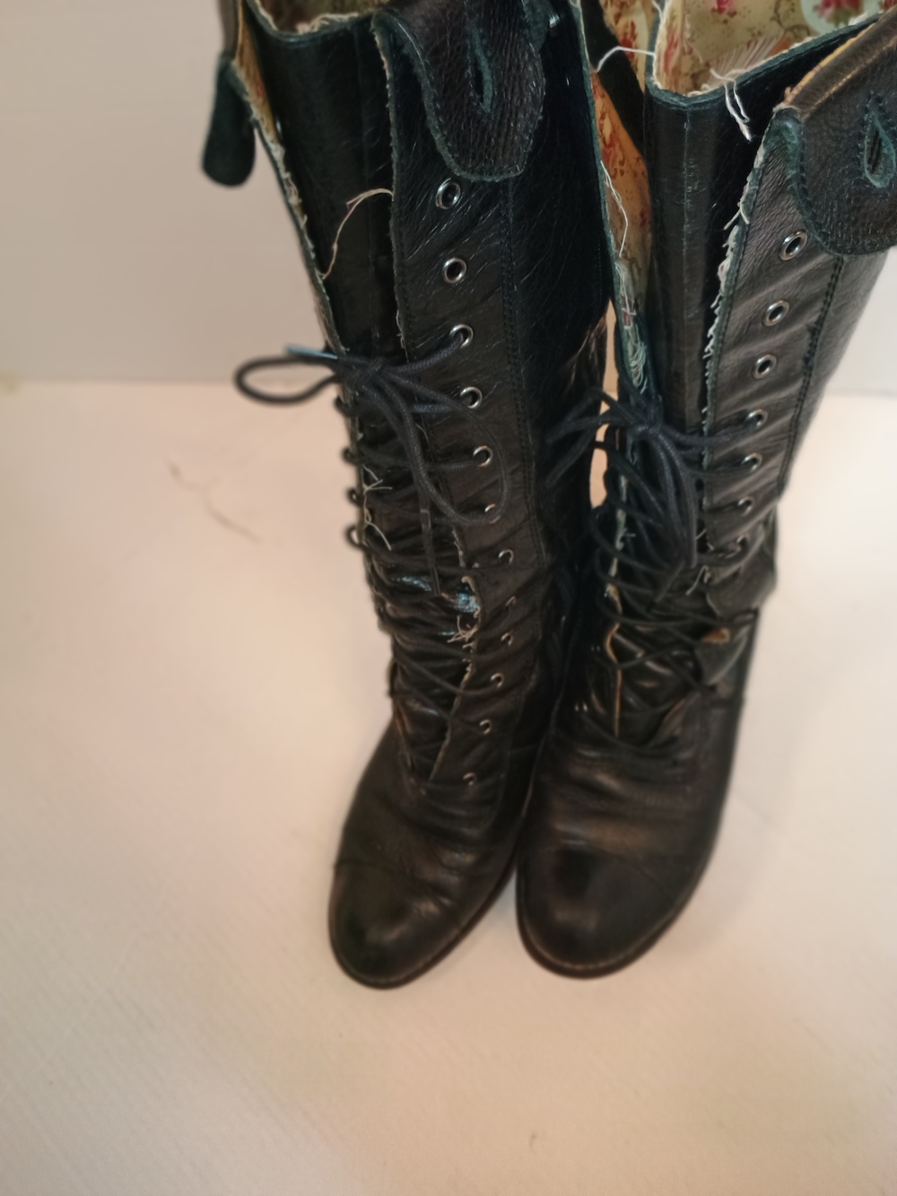 Seychelles Black Lace-Up Knee-High Boots Size 10 Goth Grunge Cottagecore
